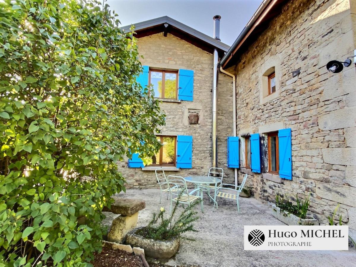 Les Volets Bleus Villa La Chapelle-aux-Bois Exterior photo